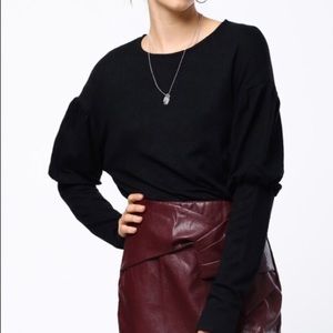 ⭐️NWT ⭐️BLACK PUFF SLEEVE KNIT TOP ⭐️⭐️NWT ⭐️⭐️